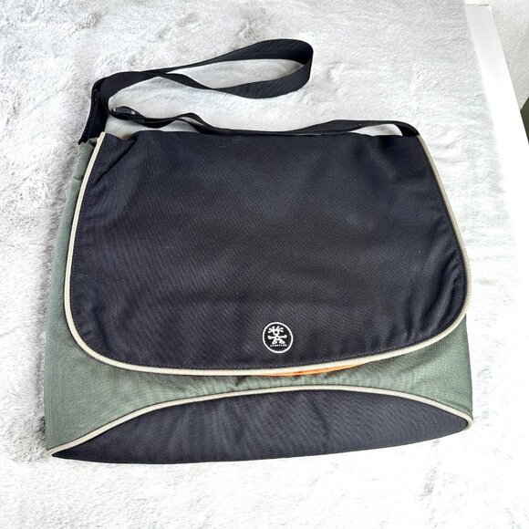 Crumpler Other - Crumpler McBain's Baby XL Laptop Camera Shoulder Cross Bag Green Black Strap